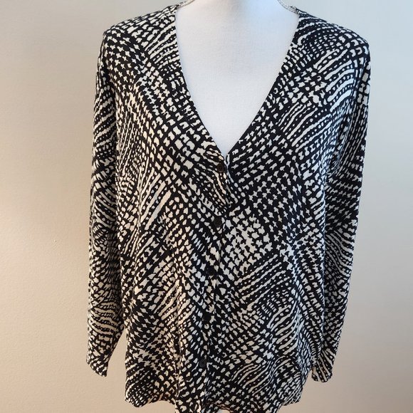Talbots Geometric Black & White Print Button front cardigan, size 1X - Picture 1 of 6